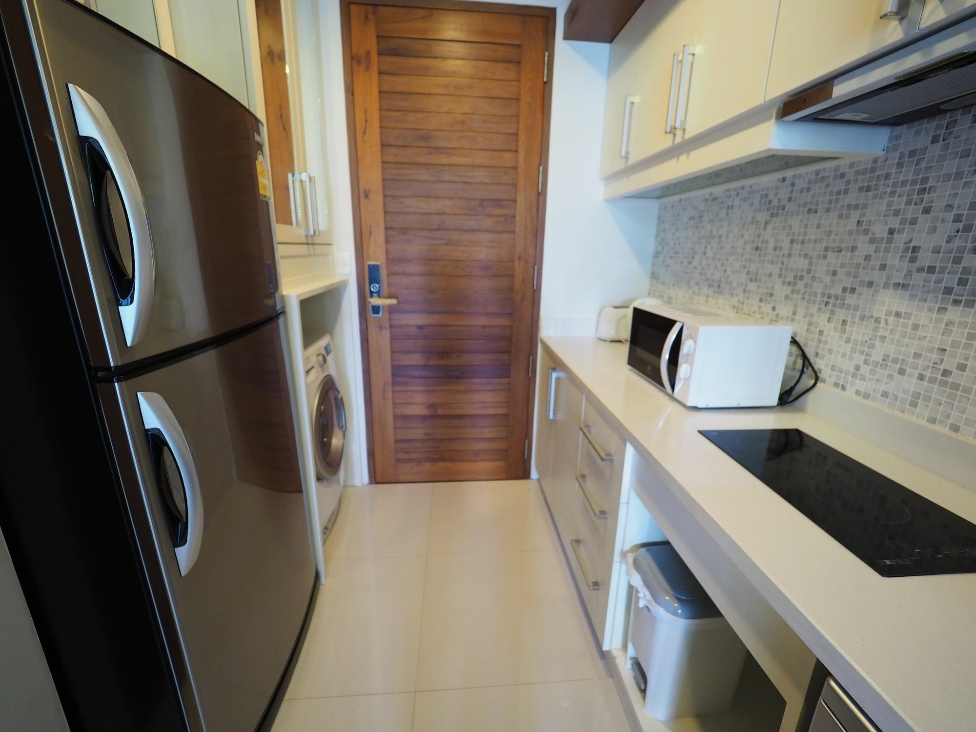 Q Conzept Condominium Karon Exteriör bild